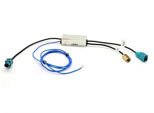 Connects2 FM/DAB splitter FAKRA (Hun) - FAKRA (Han) - SMA (Hun)