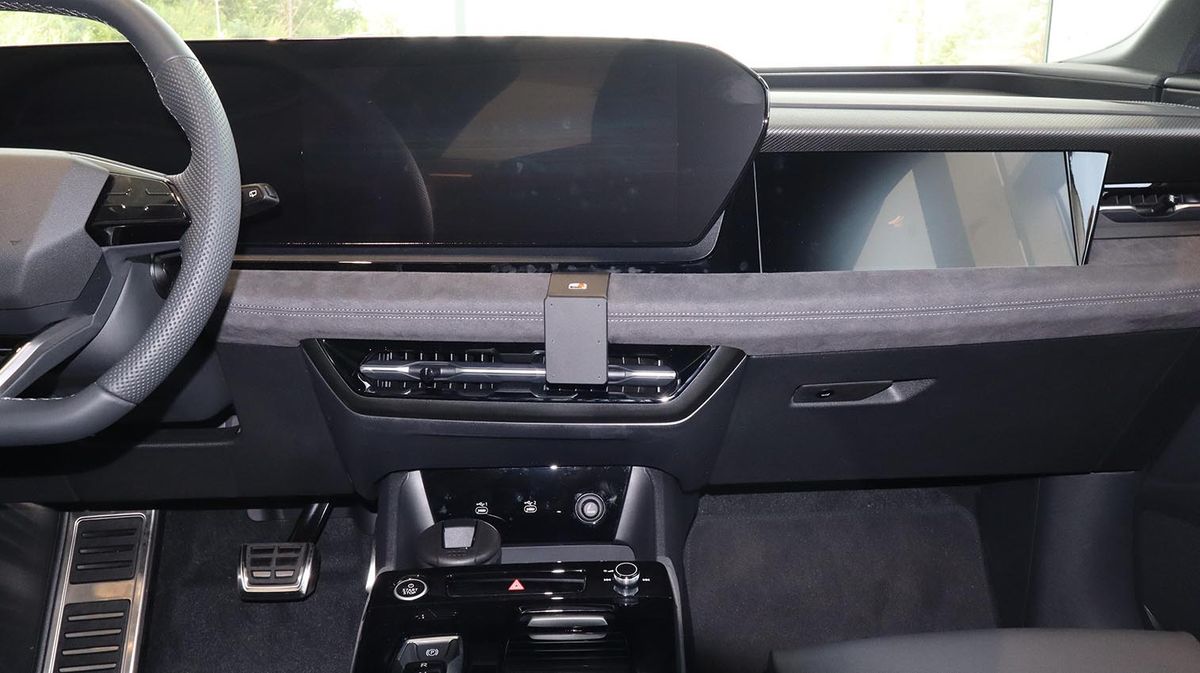 Brodit ProClip 856114 Audi Q6 2025--> Senter