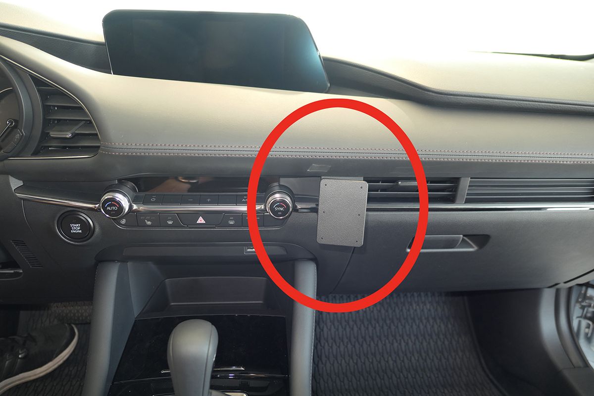 Brodit ProClip 855530 Mazda 3, CX-30 2019--> Senter