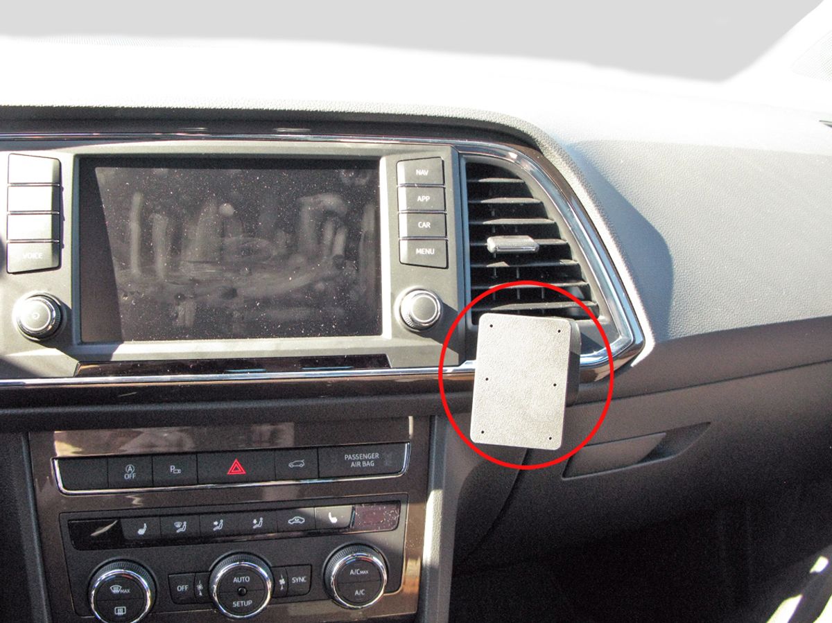 Brodit ProClip 855255 Seat, Cupra Ateca 2017--> Vinklet