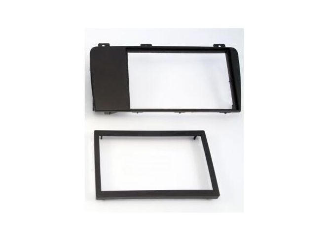 Hovedbilde ConnectED EDVL3005 Premium monteringskit 2-DIN Volvo S60/V70/XC70 2005–2009 Svart